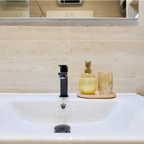 One Bedroom Apartment in Dubrovnik City with balcony and Parking, Sleeps 2-3